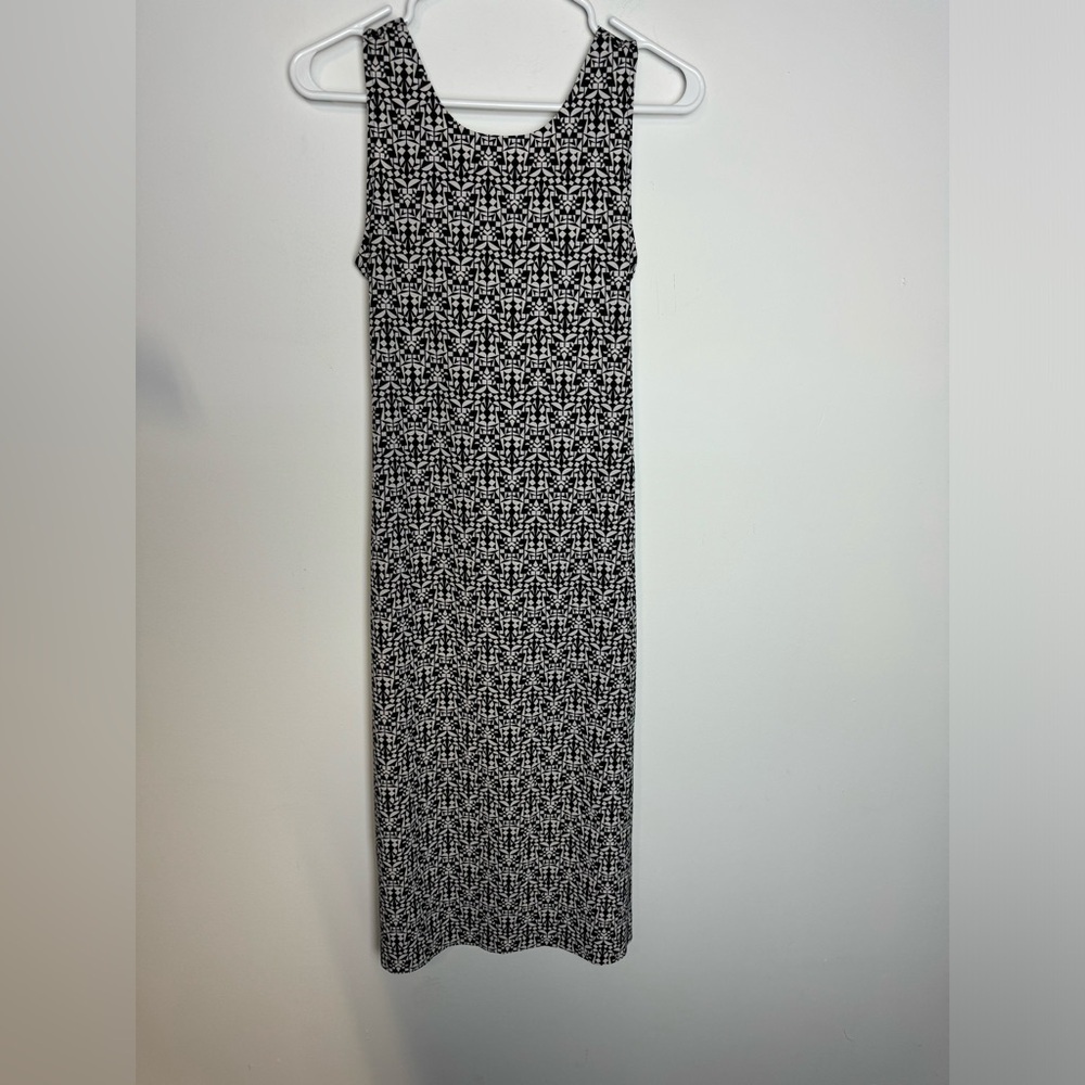 Title Nine Black and White Patterned Dress - Picture 4 of 9